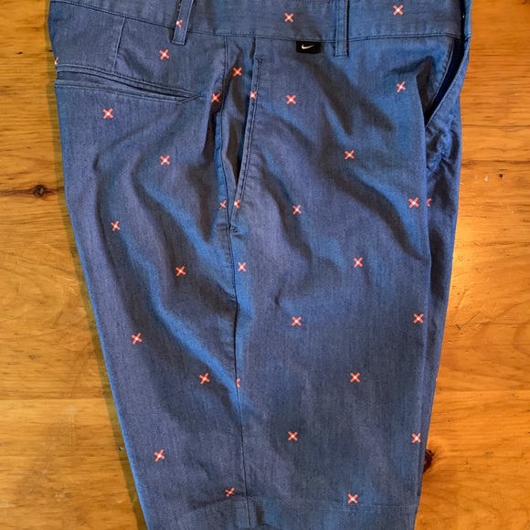 Nike golf shorts - Picture 1 of 4